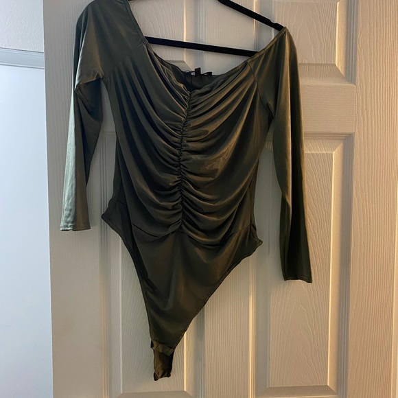 Missguided plus long sleeve bodysuit - Picture 3 of 4